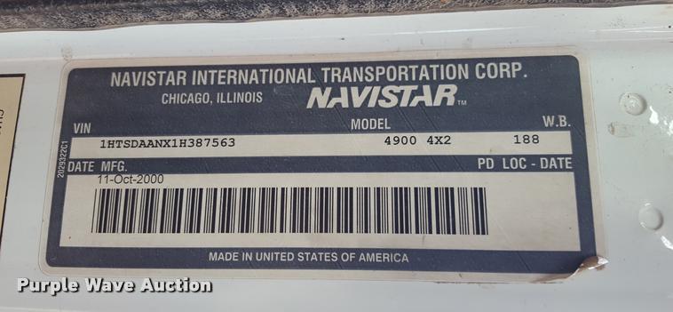 image for item L1724 2001 International 4900 dump truck