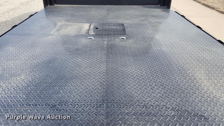 image for item L1726 2010 Ford F250 Super Duty SuperCab flatbed pickup truck