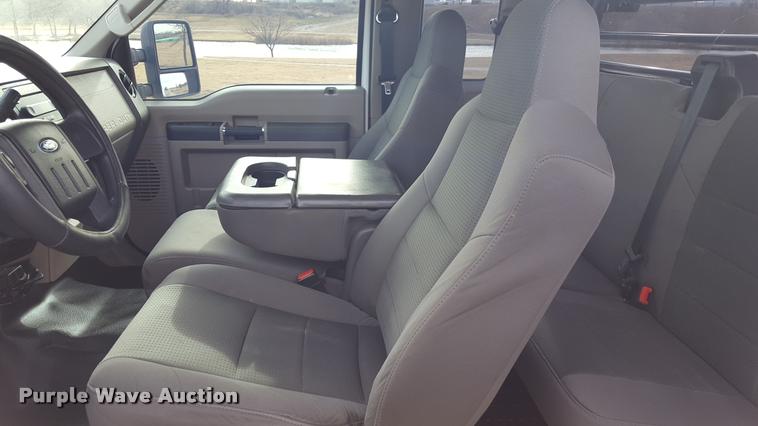 image for item L1726 2010 Ford F250 Super Duty SuperCab flatbed pickup truck