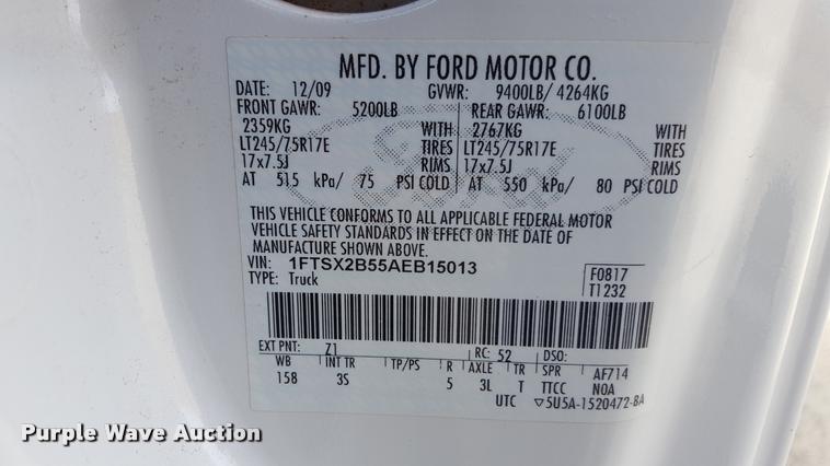 image for item L1726 2010 Ford F250 Super Duty SuperCab flatbed pickup truck