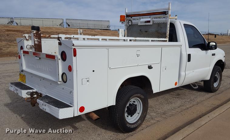 image for item L1727 2002 Ford F250 Super Duty utility truck