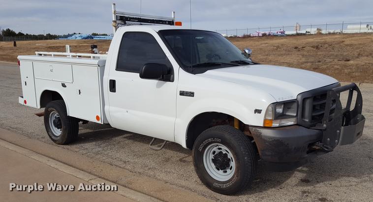 image for item L1727 2002 Ford F250 Super Duty utility truck
