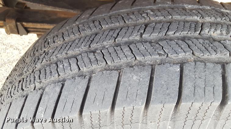 image for item L1727 2002 Ford F250 Super Duty utility truck