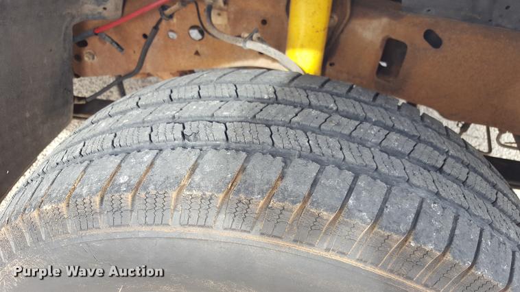 image for item L1727 2002 Ford F250 Super Duty utility truck