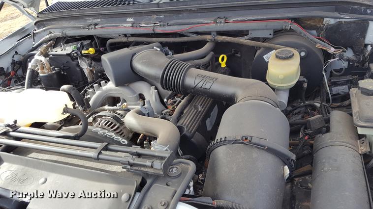 image for item L1727 2002 Ford F250 Super Duty utility truck