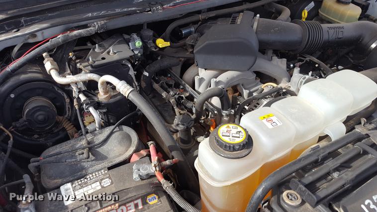 image for item L1727 2002 Ford F250 Super Duty utility truck