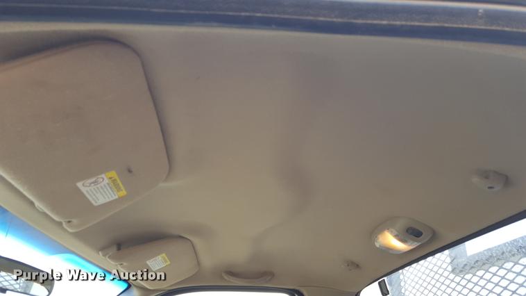 image for item L1727 2002 Ford F250 Super Duty utility truck