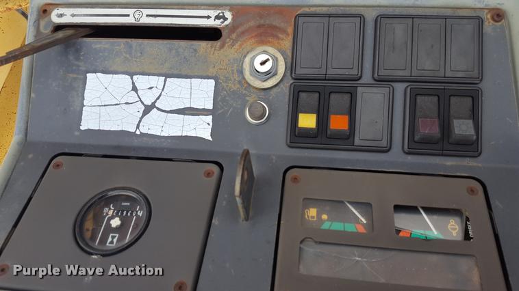 image for item L1729 Ford 555C backhoe