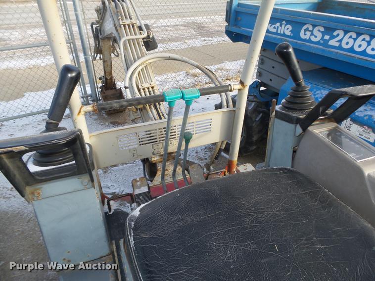 image for item L4248 1999 Takeuchi TB015 compact excavator