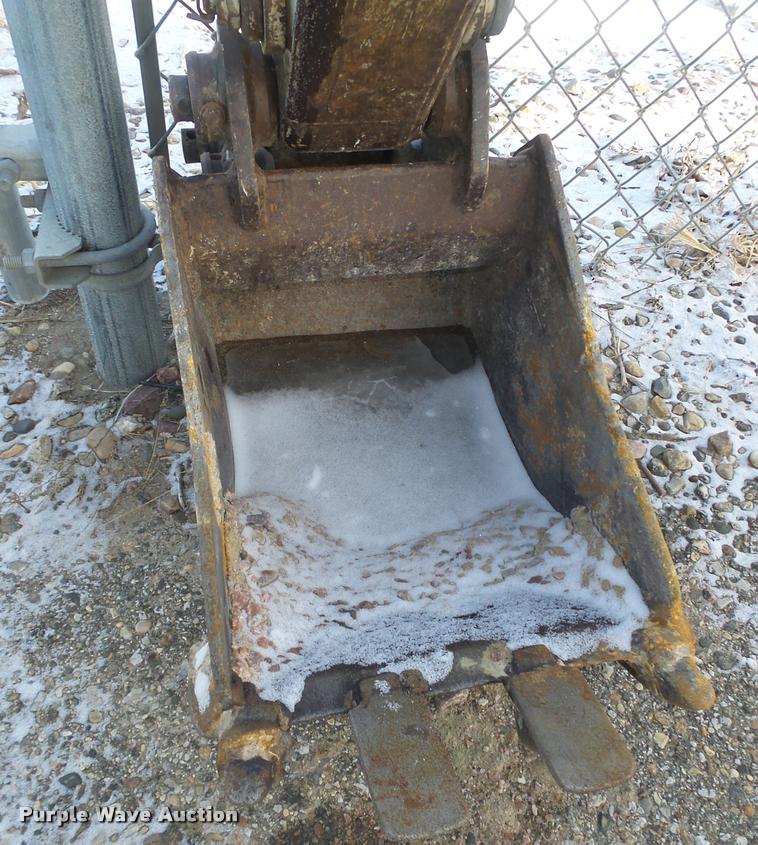 image for item L4248 1999 Takeuchi TB015 compact excavator