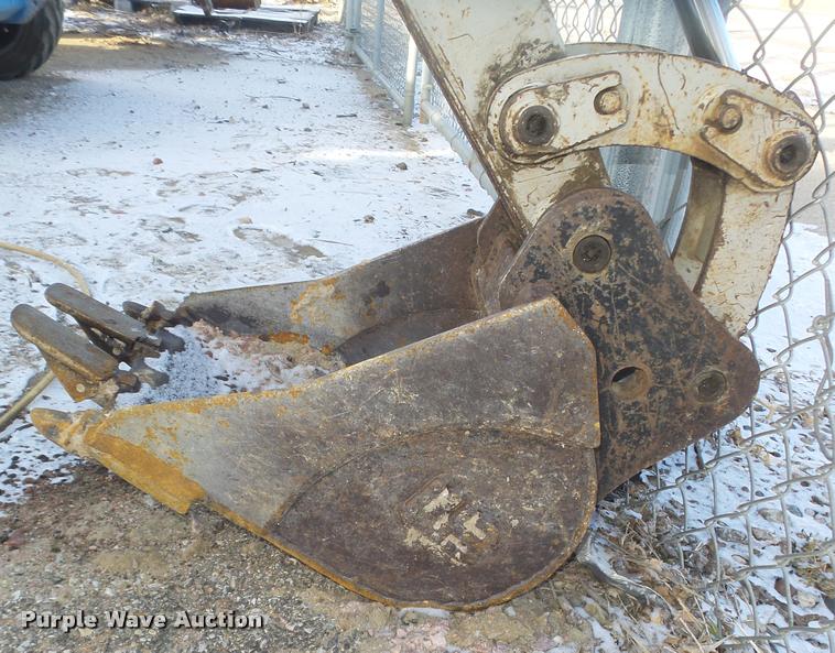 image for item L4248 1999 Takeuchi TB015 compact excavator