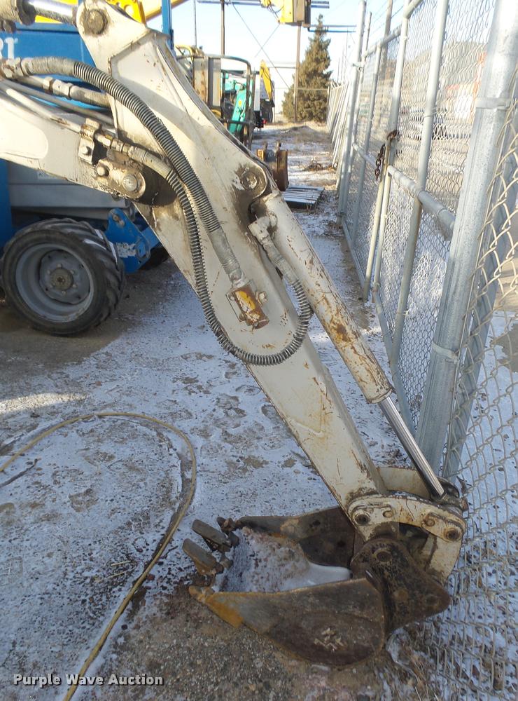 image for item L4248 1999 Takeuchi TB015 compact excavator