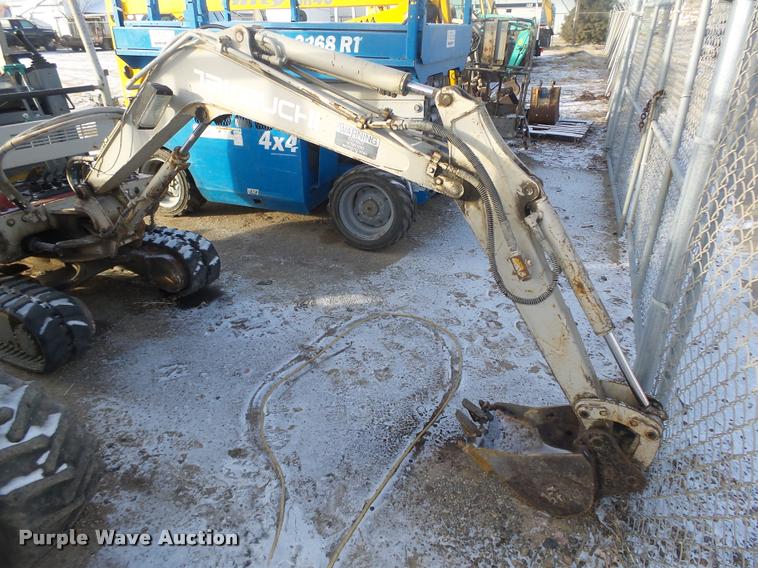 image for item L4248 1999 Takeuchi TB015 compact excavator