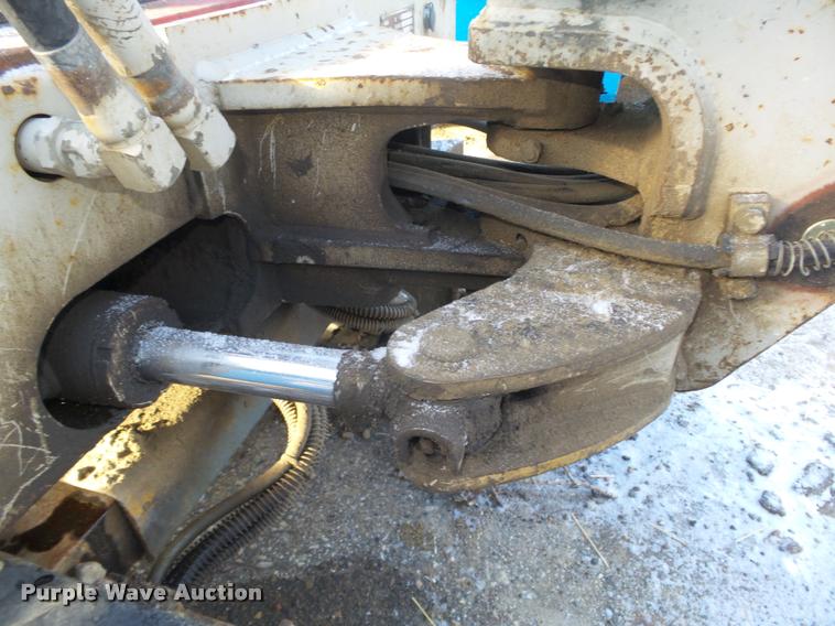 image for item L4248 1999 Takeuchi TB015 compact excavator