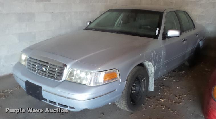 image for item AG9098 2000 Ford Crown Victoria Police Interceptor
