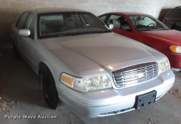 image for item AG9098 2000 Ford Crown Victoria Police Interceptor