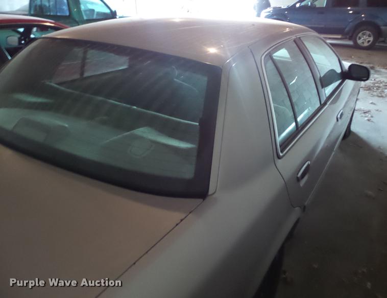 image for item AG9098 2000 Ford Crown Victoria Police Interceptor