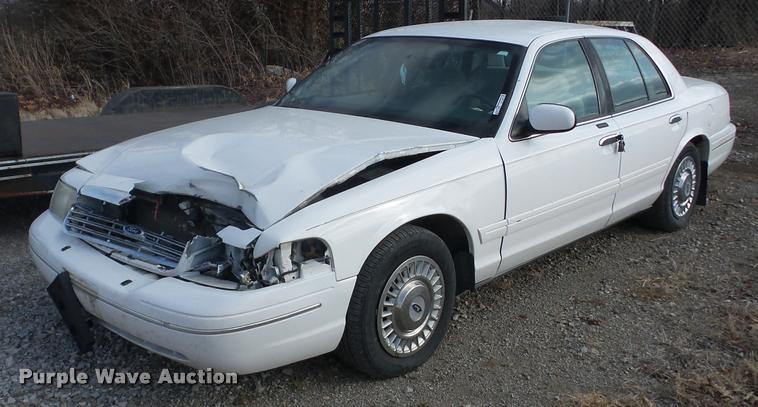 image for item AG9271 2000 Ford Crown Victoria Police Interceptor