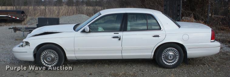 image for item AG9271 2000 Ford Crown Victoria Police Interceptor