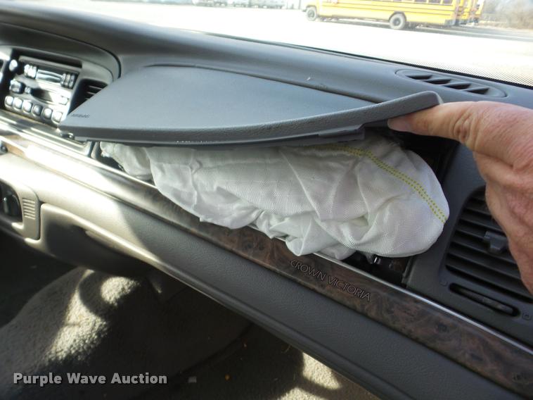 image for item AG9271 2000 Ford Crown Victoria Police Interceptor