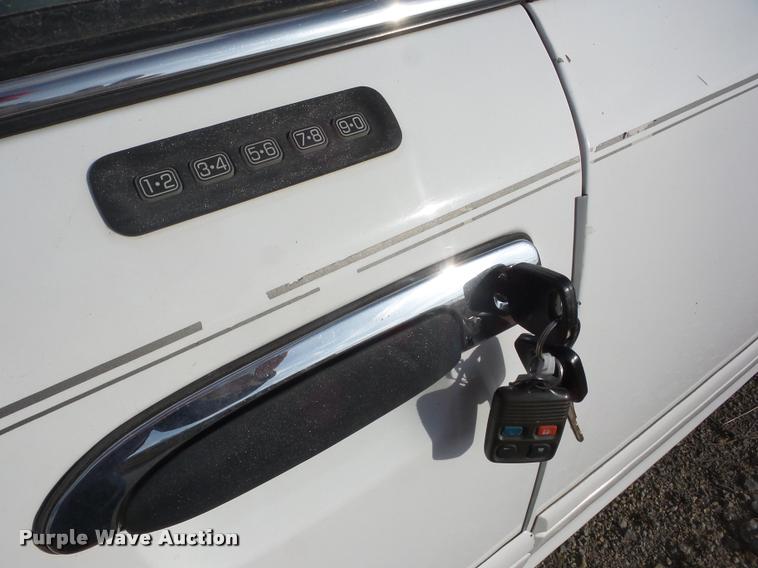 image for item AG9271 2000 Ford Crown Victoria Police Interceptor