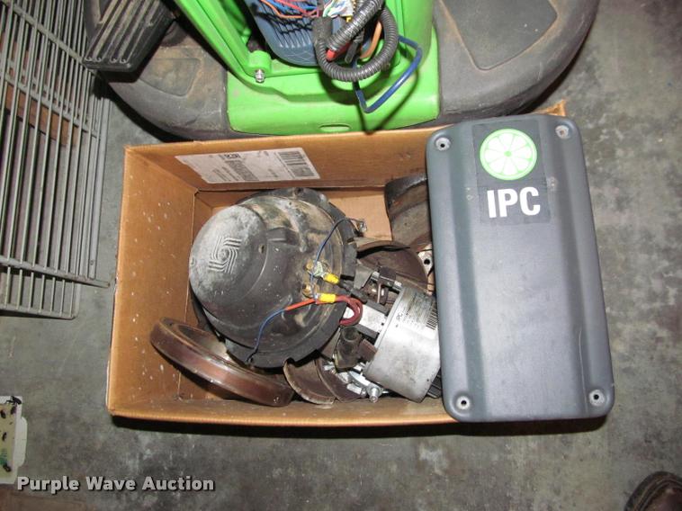 image for item BT9137 IPC Cleaning CLT110 B720 ride-on floor scrubber