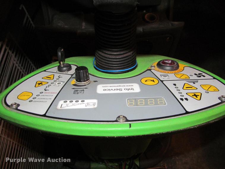 image for item BT9137 IPC Cleaning CLT110 B720 ride-on floor scrubber