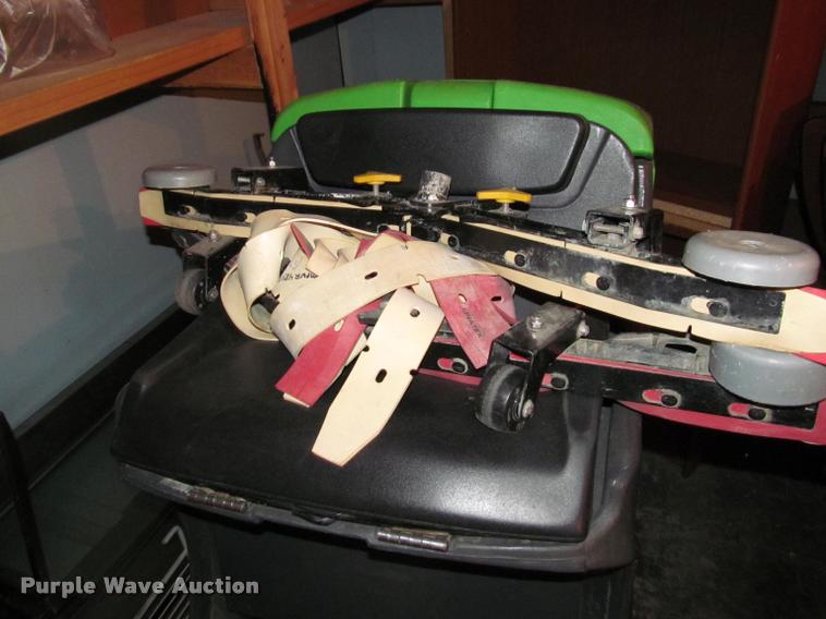 image for item BT9137 IPC Cleaning CLT110 B720 ride-on floor scrubber