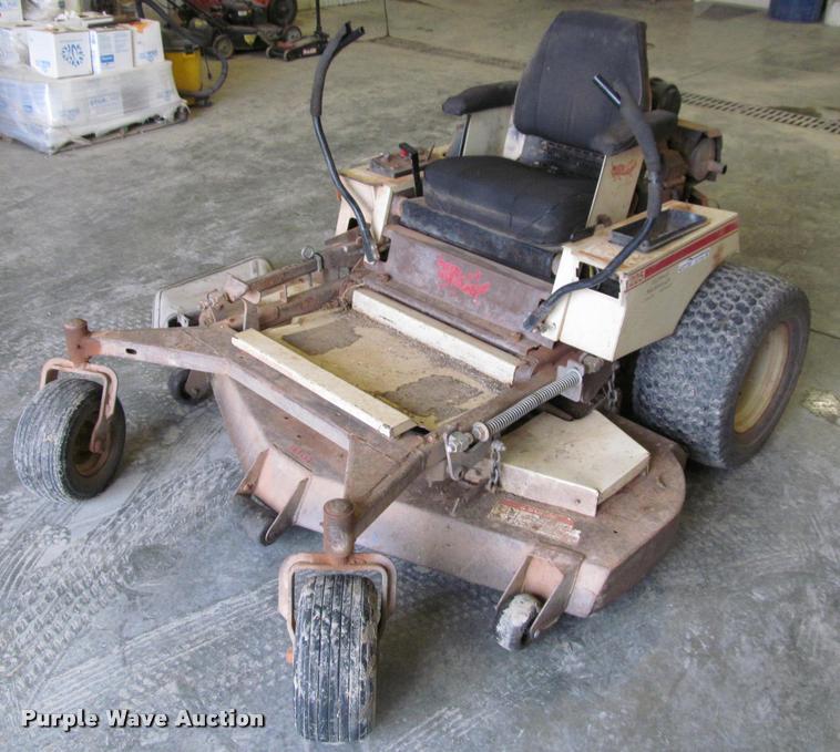 image for item BT9140 Grasshopper 225 ZTR lawn mower