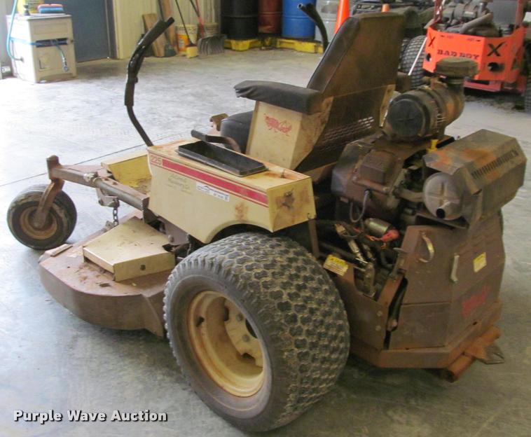 image for item BT9140 Grasshopper 225 ZTR lawn mower