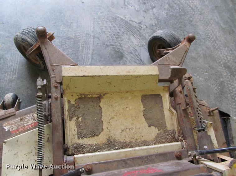 image for item BT9140 Grasshopper 225 ZTR lawn mower