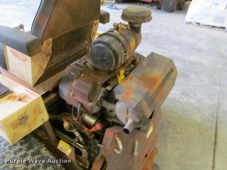 image for item BT9140 Grasshopper 225 ZTR lawn mower