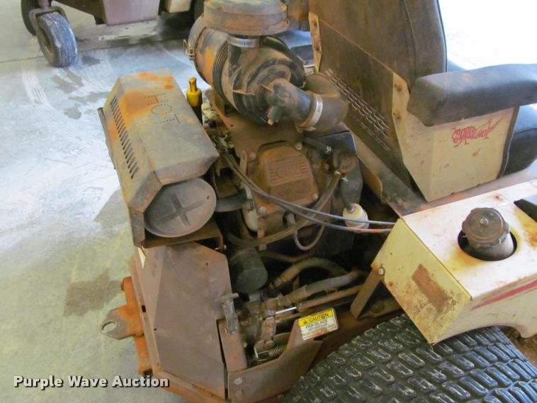 image for item BT9140 Grasshopper 225 ZTR lawn mower