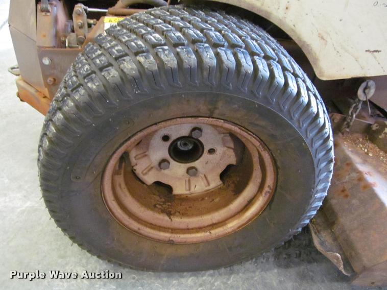 image for item BT9140 Grasshopper 225 ZTR lawn mower