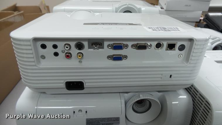 image for item BU9186 (12) Mitsubishi XD280U DLP projectors