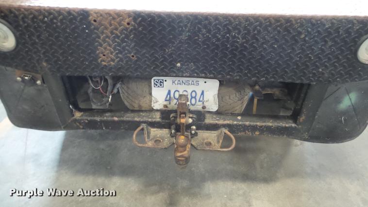 image for item BU9252 1997 Ford F250 flatbed pickup truck