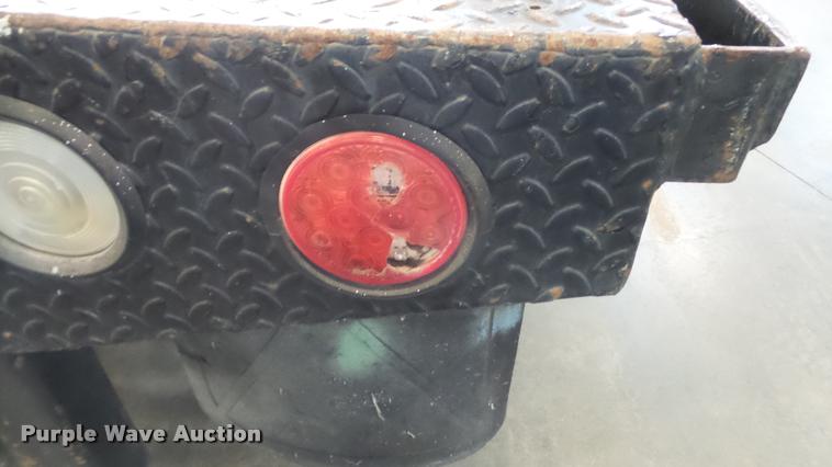 image for item BU9252 1997 Ford F250 flatbed pickup truck