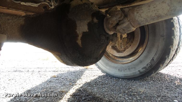 image for item BU9253 1974 International 1700 dump truck