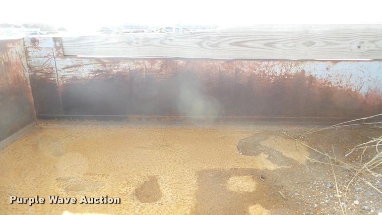 image for item BU9253 1974 International 1700 dump truck