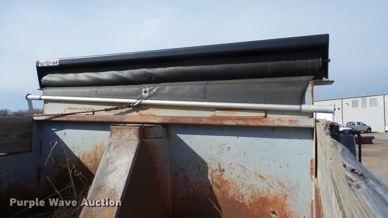 image for item BU9253 1974 International 1700 dump truck