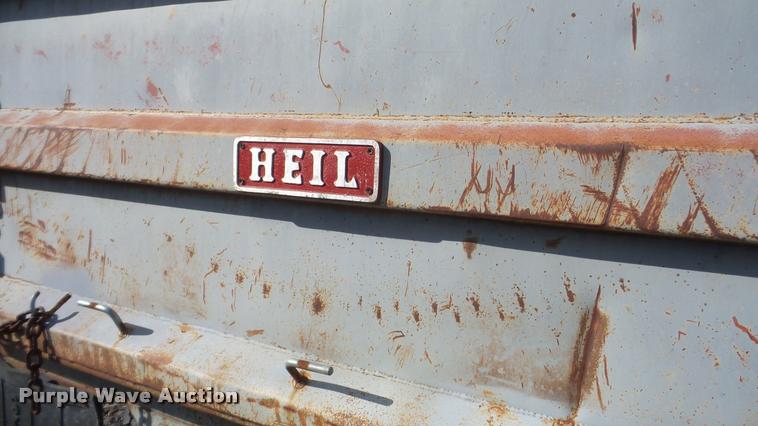 image for item BU9253 1974 International 1700 dump truck