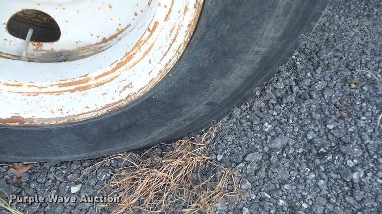 image for item BU9253 1974 International 1700 dump truck