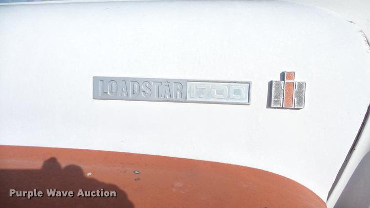 image for item BU9253 1974 International 1700 dump truck