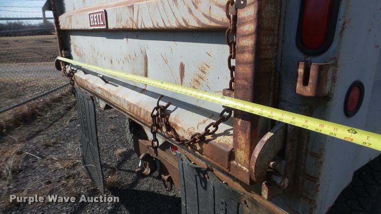 image for item BU9253 1974 International 1700 dump truck