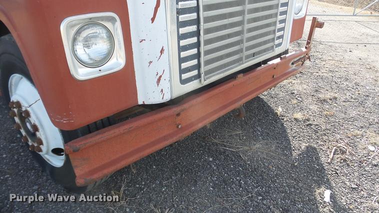 image for item BU9253 1974 International 1700 dump truck