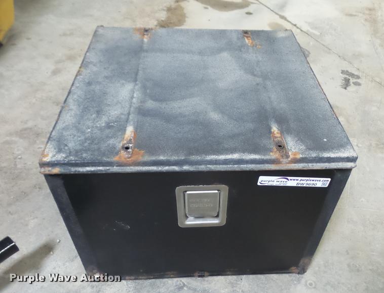 image for item BW9690 Truck parts and attachments