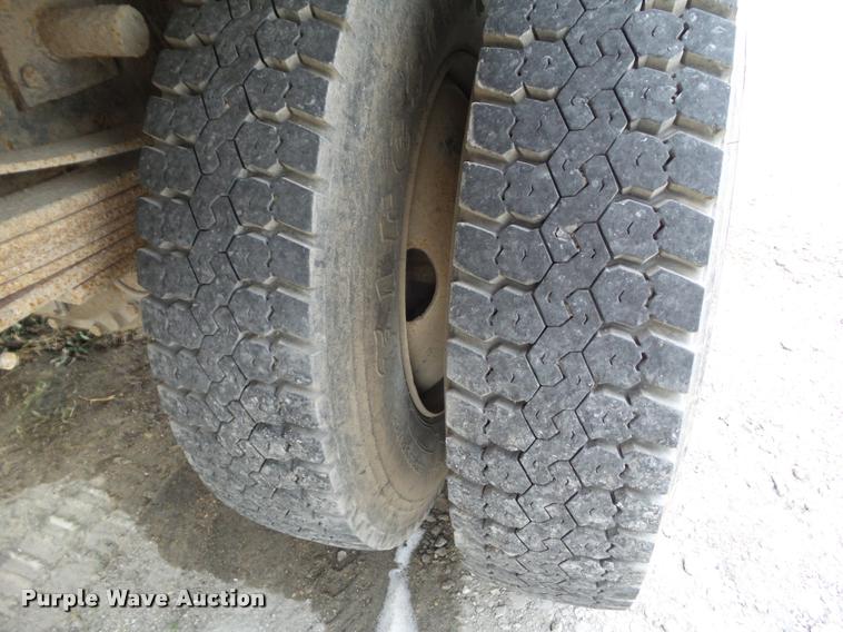 image for item BZ9978 1995 GMC TopKick dump truck