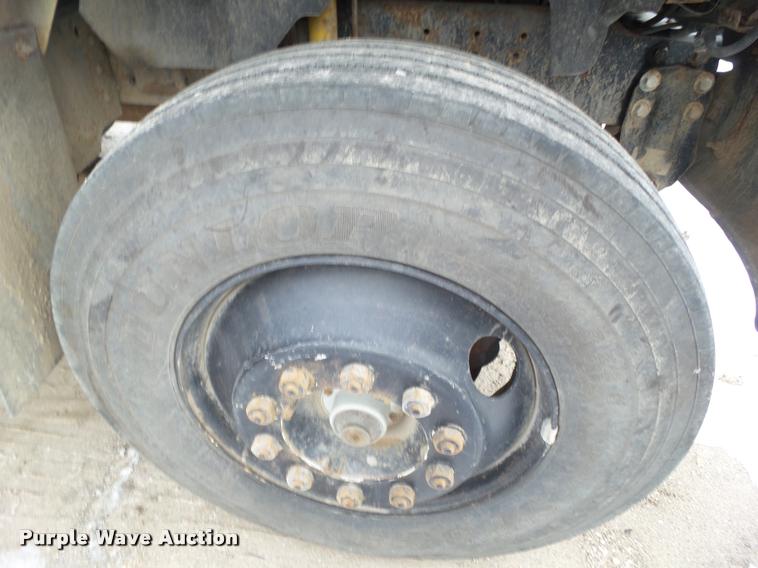 image for item BZ9978 1995 GMC TopKick dump truck