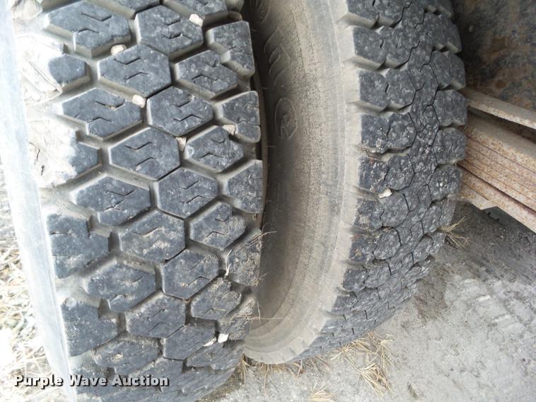 image for item BZ9978 1995 GMC TopKick dump truck