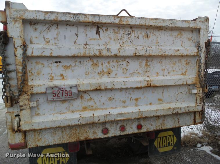 image for item BZ9978 1995 GMC TopKick dump truck